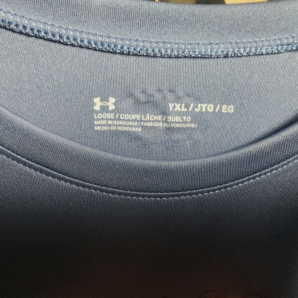Under Armour Short Sleeve Shirt, Boy's XL​ - Picture 3 of 3